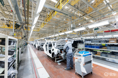 米家雙雄低碳領(lǐng)跑 納米01與小米SU7榮膺低碳領(lǐng)跑者車型